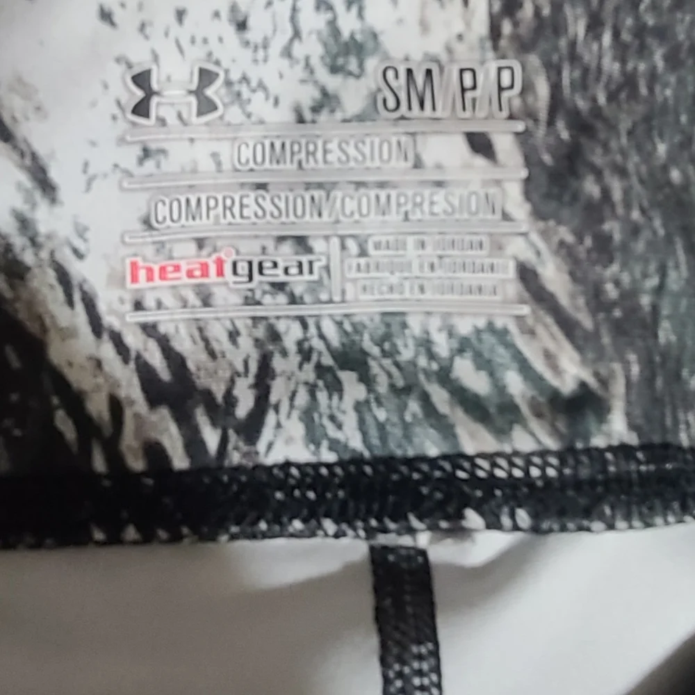 Under Armour Black and Gray Compression Leggings Small - Picture 5 of 5